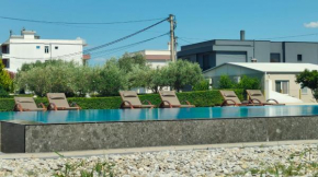 Lula Apartments